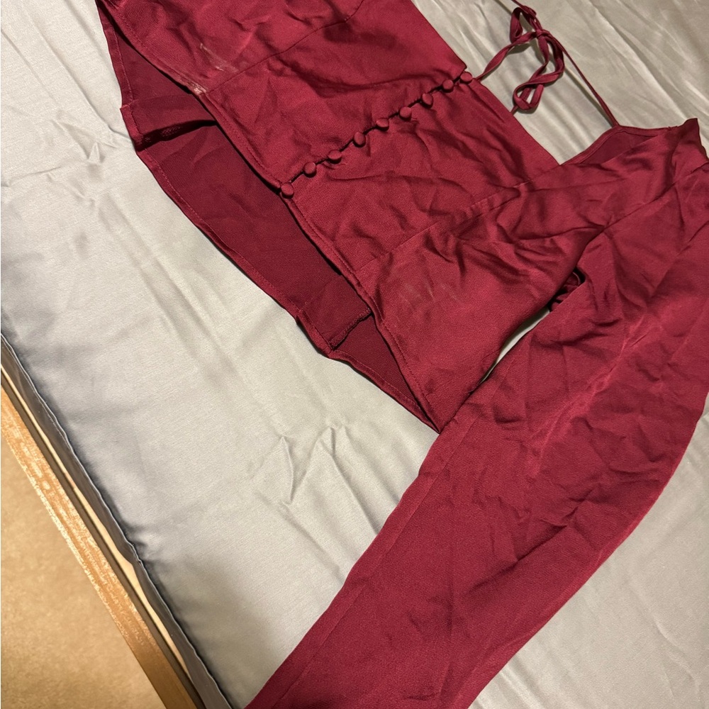 Burgundy cropped shirt